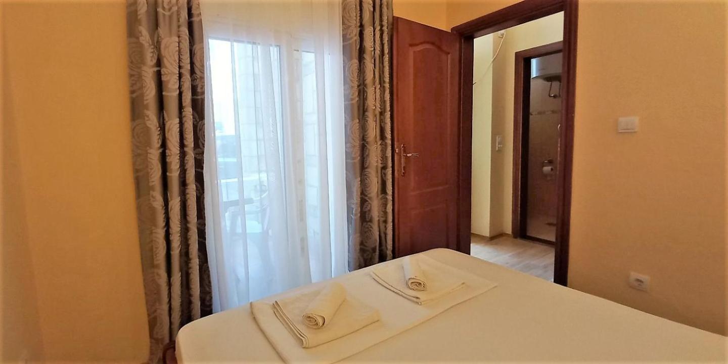 Castellamare Residence Petrovac Szoba fotó